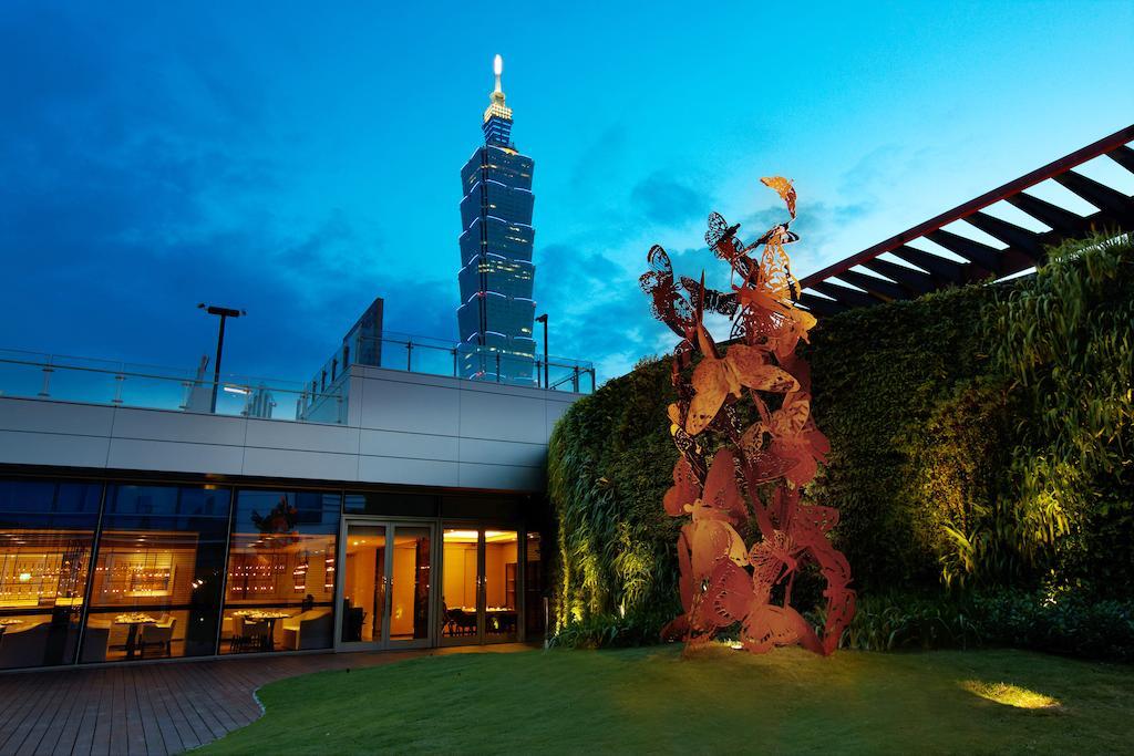 Hotel Humble House Taipei, Curio Collection By Hilton Zewnętrze zdjęcie The rooftop garden of the hotel