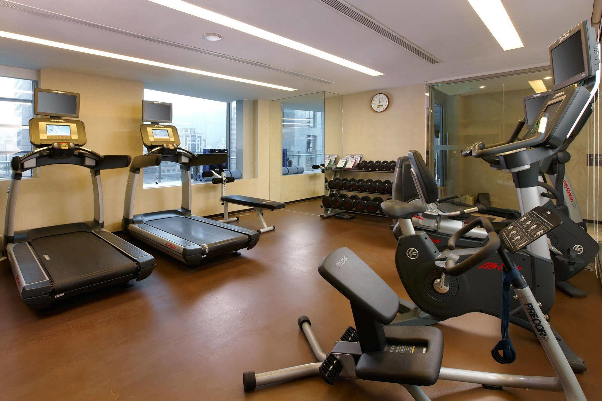 Hotel Humble House Taipei, Curio Collection By Hilton Zewnętrze zdjęcie The gym at the hotel